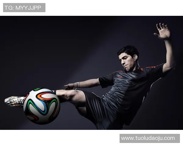 足球明星墙壁挂饰推荐及选购指南让你的家充满足球氛围